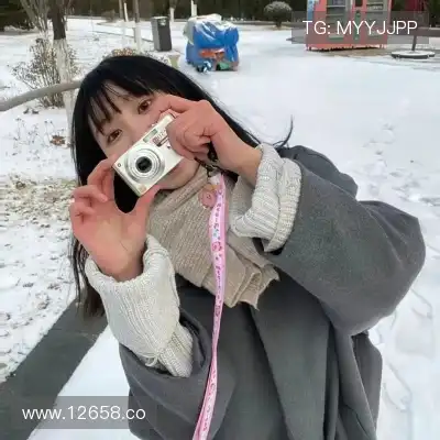 李利华
